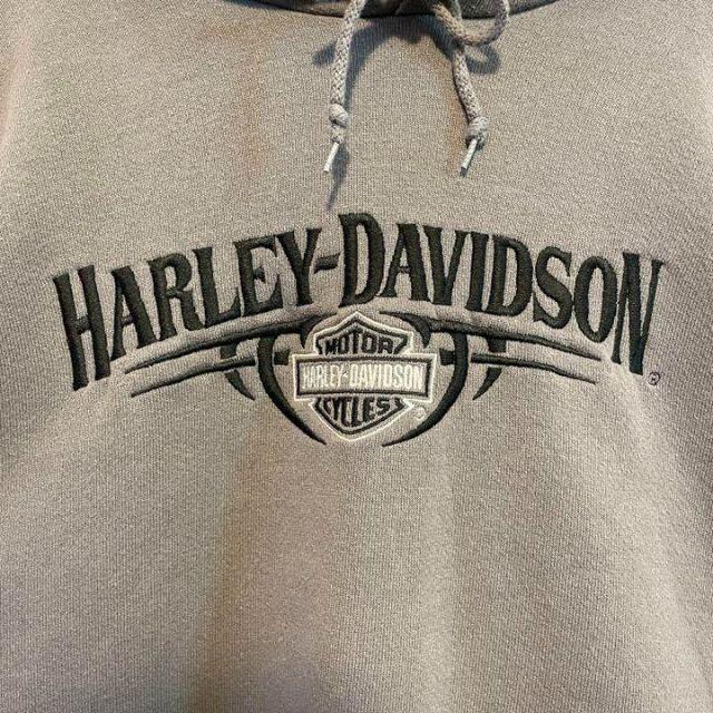 Harley Davidson(ハーレーダビッドソン)のハーレーダビッドソン ビッグ刺繍ロゴパーカースウェット グレー黒 XL 古着 メンズのトップス(パーカー)の商品写真