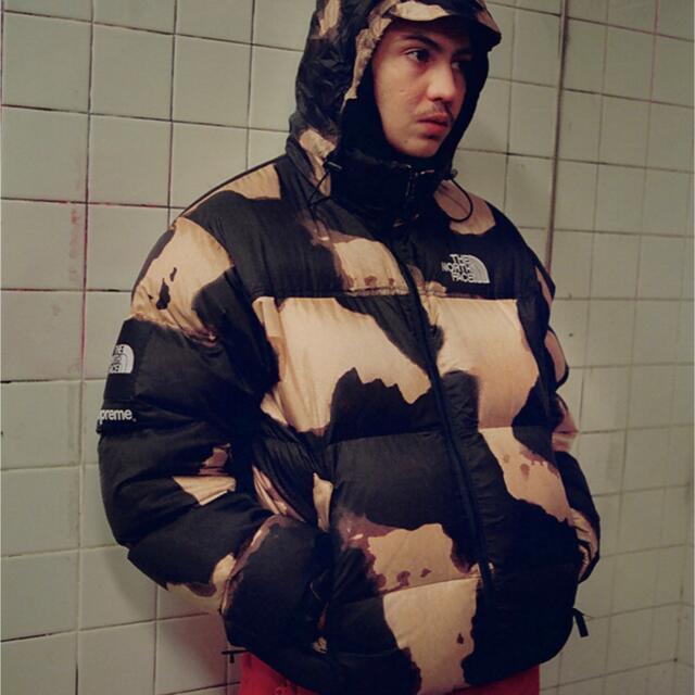 Supreme(シュプリーム)のシュプリーム ノースフェイス ヌプシ Ｌsupreme north face メンズのジャケット/アウター(ダウンジャケット)の商品写真