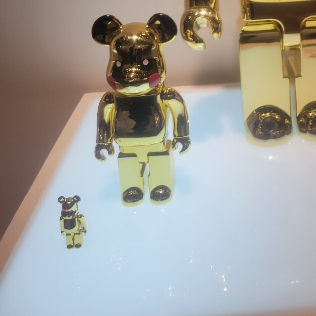 BE@RBRICK ピカチュウGOLD CHROME Ver.100％ & 40 - フィギュア