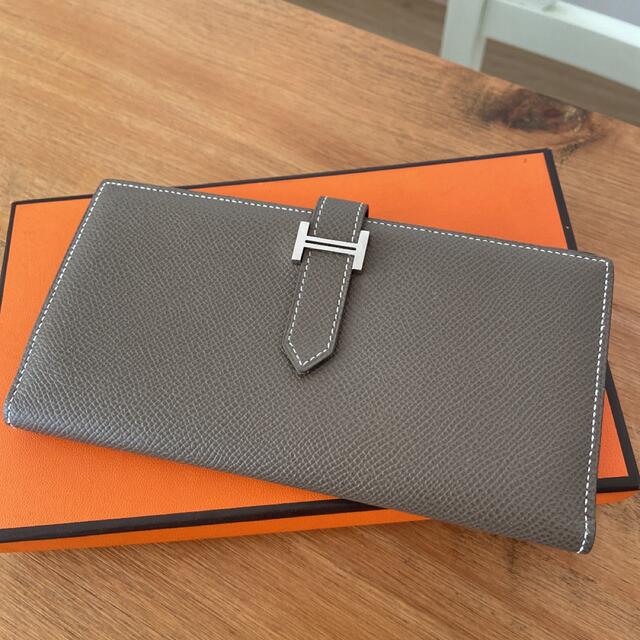 Hermes(エルメス)のエルメス　ベアンスフレ　エトゥープ　シルバー金具　2つ折り長財布　HERMES レディースのファッション小物(財布)の商品写真