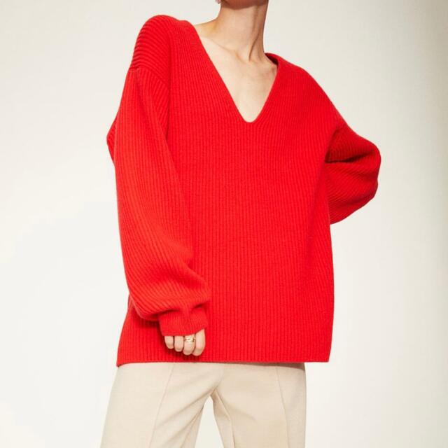 H&M エイチアンドエム プレミアムセレクション Vネック ニット セーター 赤 レディースのトップス(ニット/セーター)の商品写真
