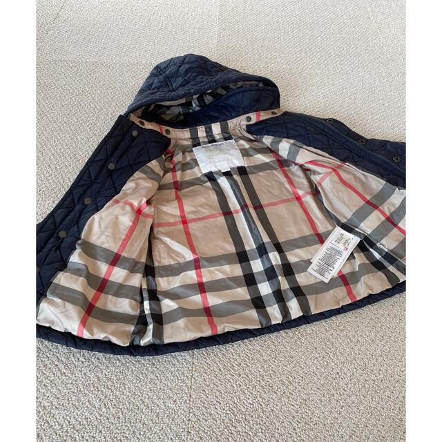 BURBERRY(バーバリー)のBURBERRY キルティングジャケット 2y キッズ/ベビー/マタニティのキッズ服男の子用(90cm~)(ジャケット/上着)の商品写真