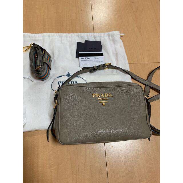 PRADA(プラダ)のプラダ　ショルダーバック レディースのバッグ(ショルダーバッグ)の商品写真