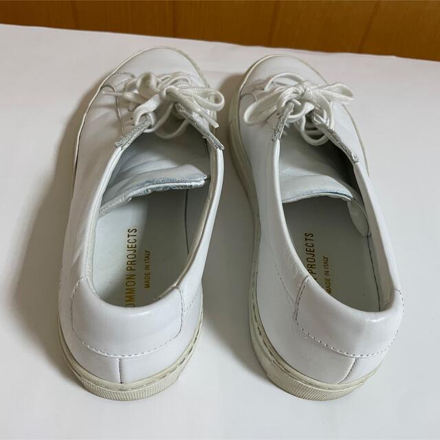 COMMON PROJECTS(コモンプロジェクト)のCommon project Achilles low white 39 メンズの靴/シューズ(スニーカー)の商品写真