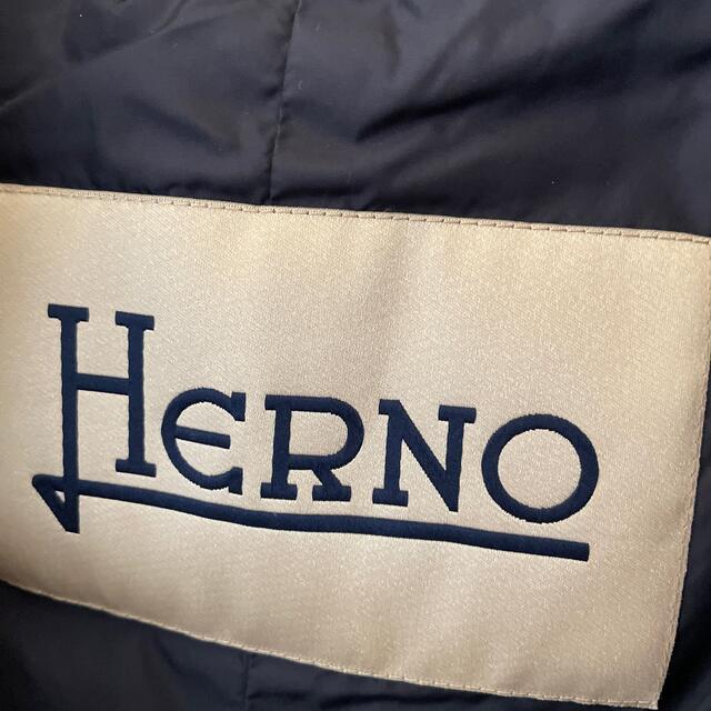 HERNO(ヘルノ)のお値下げ　HERNO ネイビーダウンジャケット レディースのジャケット/アウター(ダウンジャケット)の商品写真