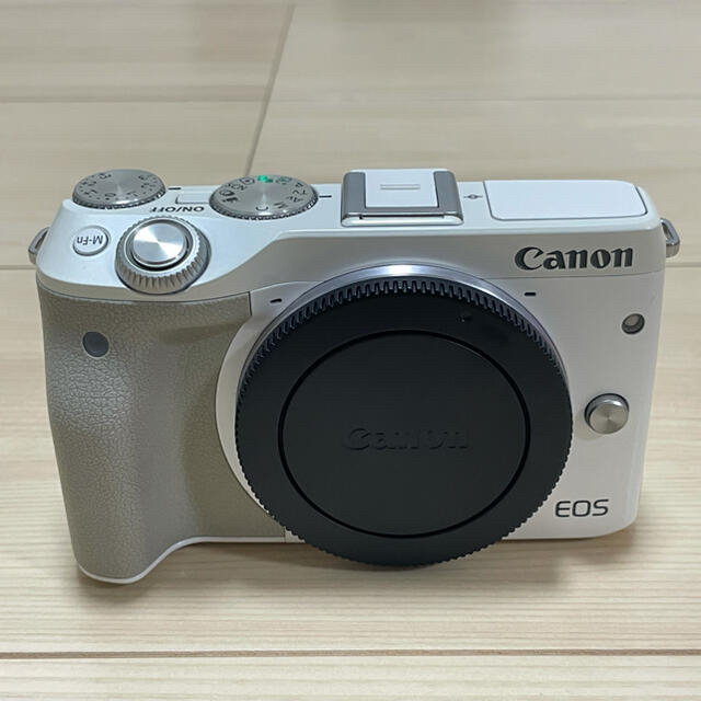 【お試し価格！】 Canon - レンズキット　白　White m3 EOS canon ミラーレス一眼