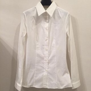 プラダ(PRADA)のPRADA プラダ 定番のシンプルな白シャツ(シャツ/ブラウス(長袖/七分))