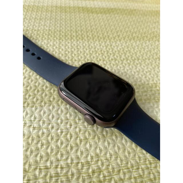 Apple Watch(アップルウォッチ)のアップル Apple Watch SE  44mmスペースグレイ メンズの時計(腕時計(デジタル))の商品写真