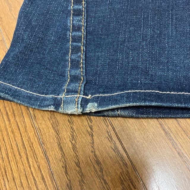 True Religion(トゥルーレリジョン)のtrue religion ブーツカットデニム　25 レディースのパンツ(デニム/ジーンズ)の商品写真