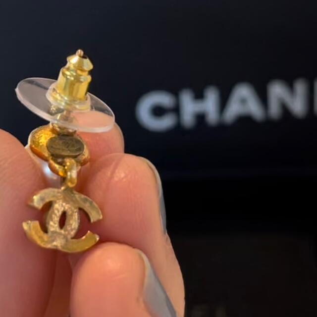 CHANEL(シャネル)のCHANEL シャネル パール ピアス 片耳 メンズのアクセサリー(ピアス(片耳用))の商品写真