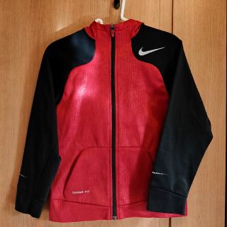 ナイキ(NIKE)のナイキパーカー赤、ジュニアのM（約130センチ）(ジャケット/上着)