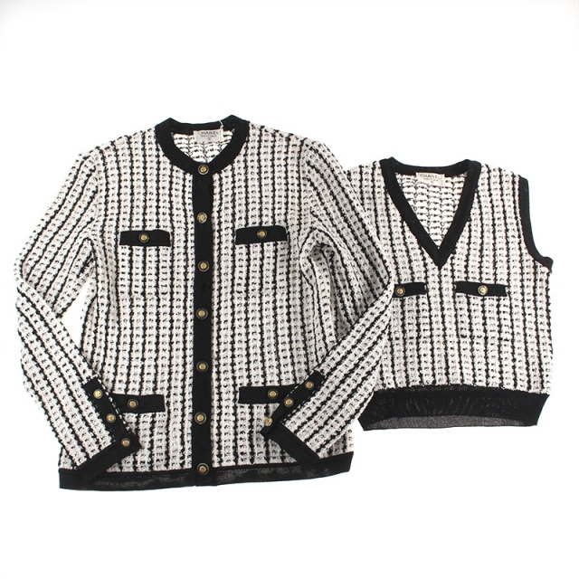 CHANEL - シャネル CHANEL ココボタン ニット カーディガン CHANEL - シャネル CHANEL ココボタン ニット カーディガン