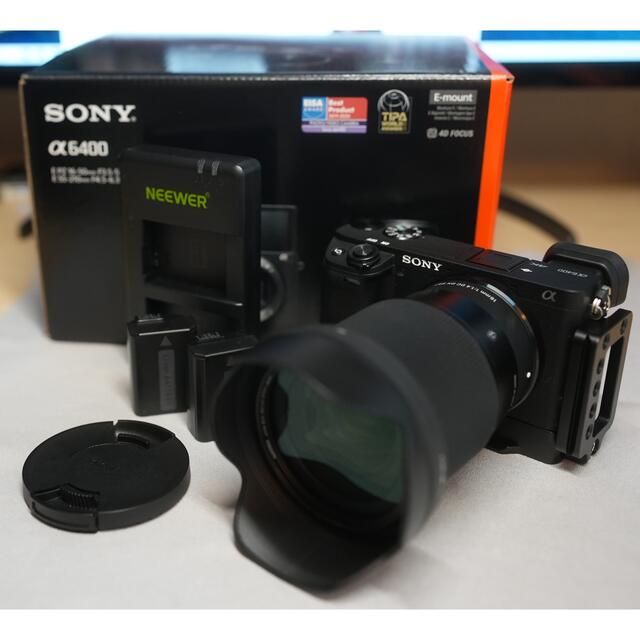 SONY(ソニー)のα6400 SIGMA 16mm f1.4 [美品] スマホ/家電/カメラのカメラ(ミラーレス一眼)の商品写真