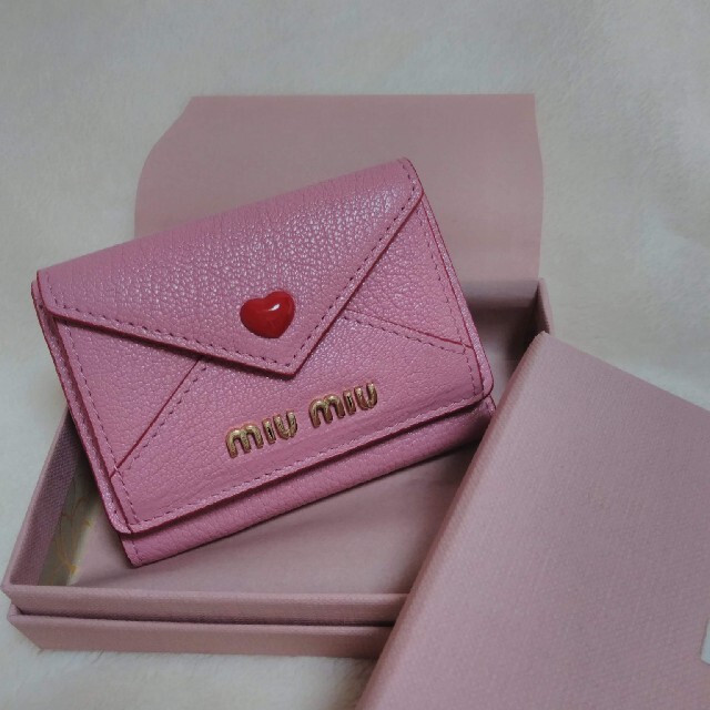 ミュウミュウ　miu miu　マドラスラブ　財布