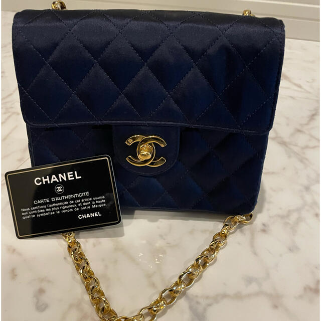 CHANEL(シャネル)のシャネル　ふっくらマトラッセ レディースのバッグ(ショルダーバッグ)の商品写真