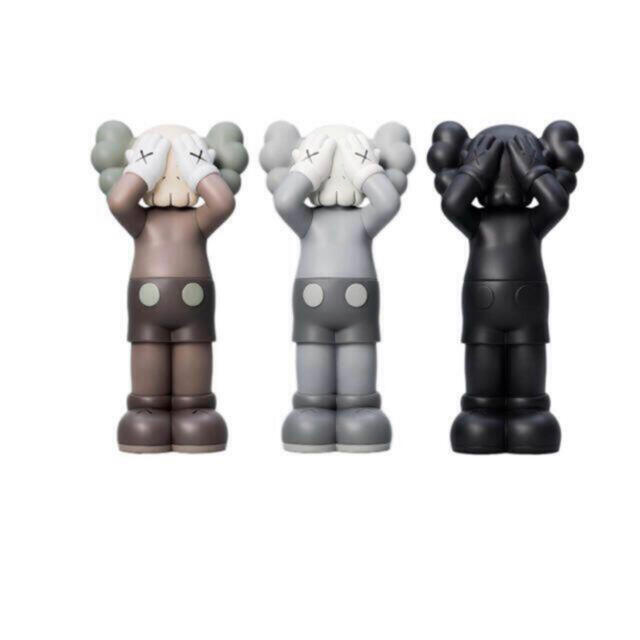 Kaws holiday UK figure 3個セット