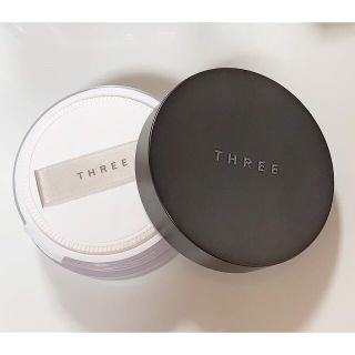 スリー(THREE)のTHREE アドバンスドエシリアルスムースオペレーター ルースパウダー(フェイスパウダー)