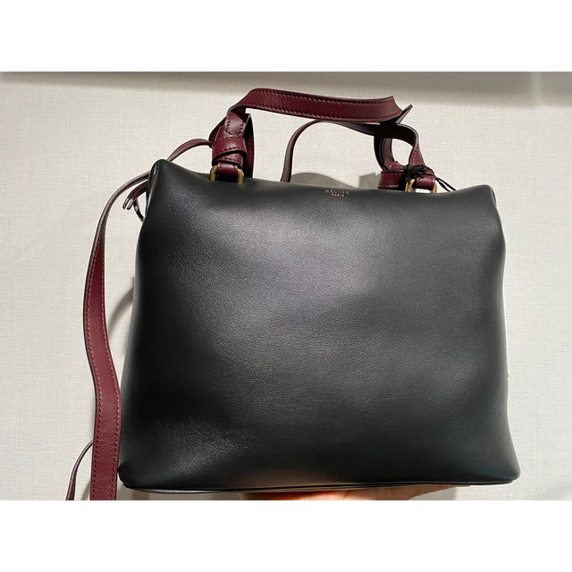 celine(セリーヌ)の未使用品☆CELINE ソフトキューブ   バッグ　黒 レディースのバッグ(ショルダーバッグ)の商品写真