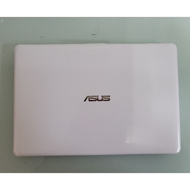 ASUS　モバイルノートパソコン　E203MA