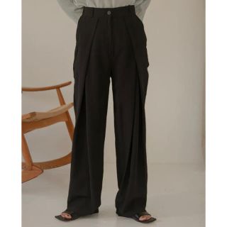 カスタネ(Kastane)の【新品・タグ付き】lawgy  center tuck wide pants(カジュアルパンツ)