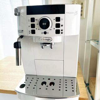 DeLonghi - 【美品】全自動 デロンギ マグニフィカS コーヒーメーカー