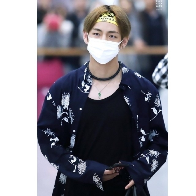 Gucci - 【超レア限定廃盤品】GUCCI ネックレスタイガーチャーム bts Gucci - 【超レア限定廃盤品】GUCCI ネックレスタイガーチャーム bts