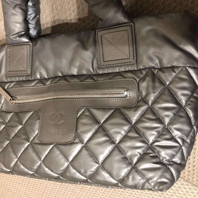 CHANEL(シャネル)の★最終お値下げ★シャネル☆コココクーン☆シルバートートバッグ レディースのバッグ(トートバッグ)の商品写真