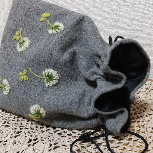 ハンドメイド刺繍巾着 ハンドメイドのファッション小物(バッグ)の商品写真