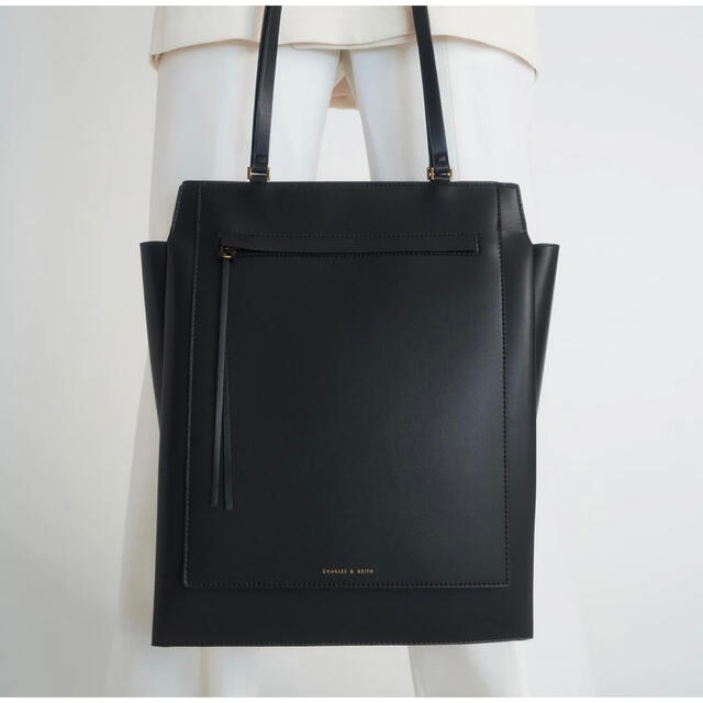 Charles and Keith(チャールズアンドキース)のジオメトリック トートバッグ （Black） レディースのバッグ(トートバッグ)の商品写真