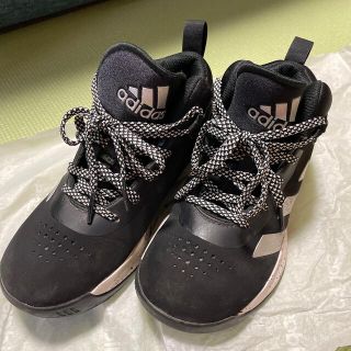 アディダス(adidas)のadidas バスケットシューズ　スニーカー　キッズ　20センチ(スニーカー)