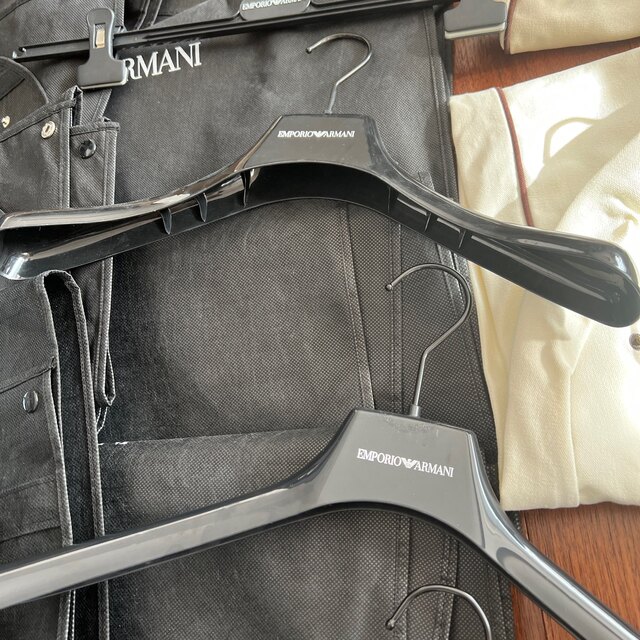 Emporio Armani(エンポリオアルマーニ)のキャット様専用　ARMANI Hermès ルイヴィトンガーメントハンガーセット レディースのバッグ(ショップ袋)の商品写真