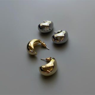 アダムエロぺ(Adam et Rope')のDrop metal gold pierce No.613(ピアス)