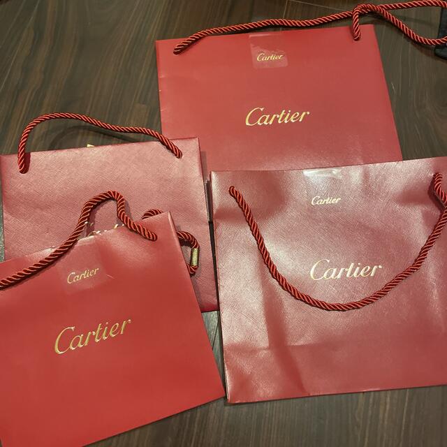 Cartier(カルティエ)のショッピングバッグ　紙袋 レディースのバッグ(ショップ袋)の商品写真