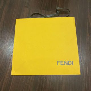 フェンディ(FENDI)の【最終お値下げ】ショッピングバッグ　紙袋(ショップ袋)