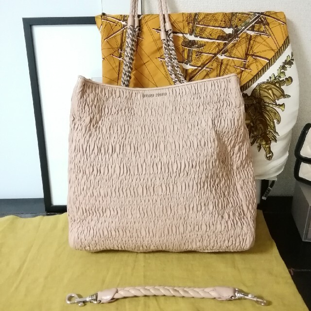 美品20万。miu miu　マテラッセ　2way　ショルダー　トートバッグ