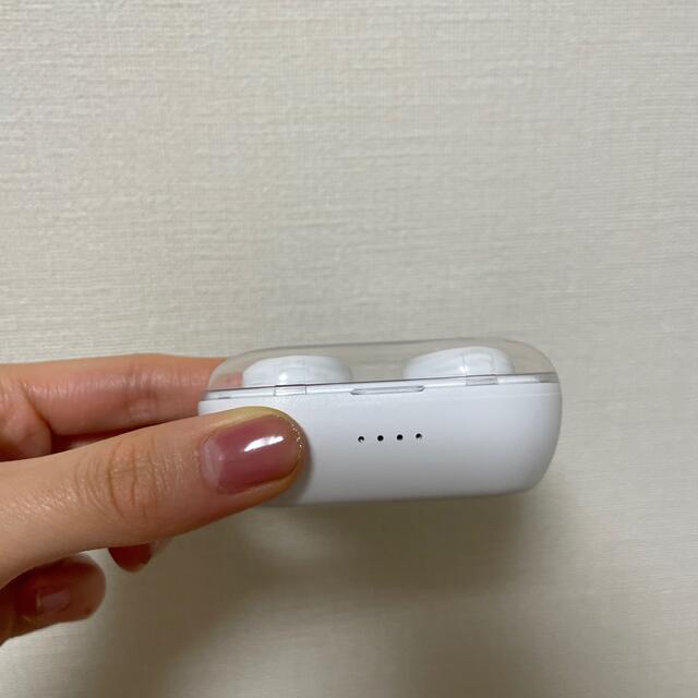 3COINS(スリーコインズ)のワイヤレスイヤホン スマホ/家電/カメラのオーディオ機器(ヘッドフォン/イヤフォン)の商品写真