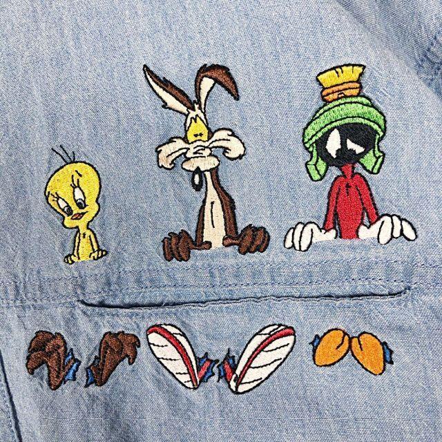 Disney(ディズニー)のワーナーブラザーズ デニムシャツ ゆるだぼ90s ワンポイントロゴ 刺繍デザイン メンズのトップス(シャツ)の商品写真