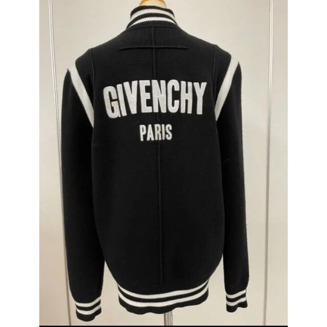 GIVENCHY(ジバンシィ)のジバンシー　ニットジャケット　スタジャン　XS レディースのジャケット/アウター(その他)の商品写真