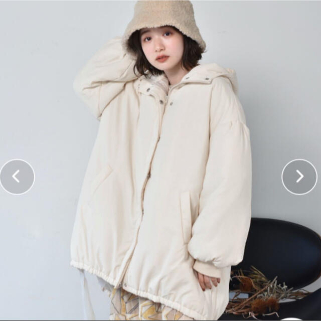 RETRO GIRL(レトロガール)のボリュームたっぷり中綿ブルゾン！オフホワイト レディースのジャケット/アウター(ブルゾン)の商品写真