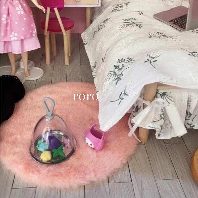 ドールハウス人形小物ラグマットミニチュア絨毯ブライスカーペットりかちゃんオビツの by roro｜ラクマ