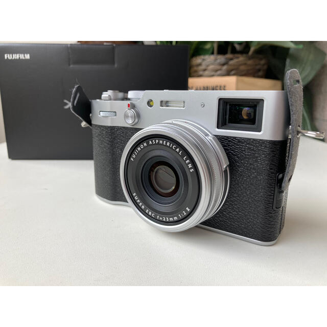 【中古・美品】 FUJIFILM x100v シルバー 【中古・美品】 FUJIFILM x100v シルバー