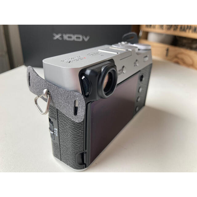 【中古・美品】 FUJIFILM x100v シルバー