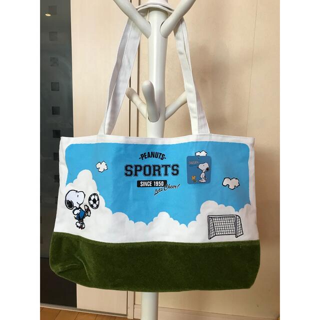 SNOOPY - ☆スヌーピー サッカーゴール柄 ししゅう 芝生 トート SNOOPY - ☆スヌーピー サッカーゴール柄 ししゅう 芝生 トート