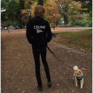 セリーヌ(celine)のCELINE(セリーヌ)19SS バックロゴプリントプルオーバーパーカー 黒 S(パーカー)