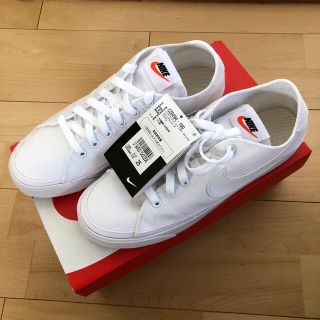 ナイキ(NIKE)のナイキ　スニーカー　白　（クリスマス特価）(スニーカー)