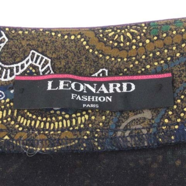 LEONARD(レオナール)のレオナール LEONARD カットソー 長袖 カシュクール 金ボタン 花柄 L レディースのトップス(カットソー(長袖/七分))の商品写真