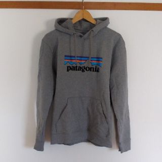 パタゴニア(patagonia)の値下げしました！　patagonia P6ロゴ アップライザルフーディ(パーカー)