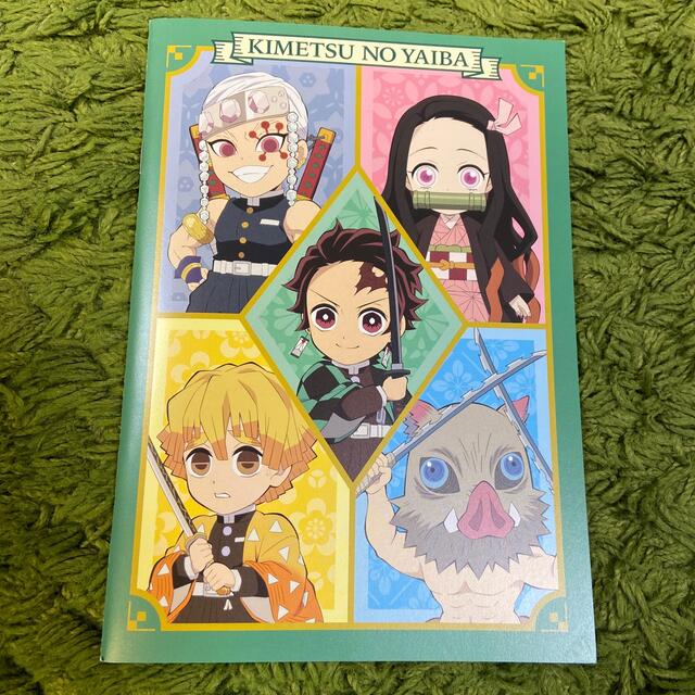 人気☆くら寿司コラボ鬼滅の刃ノート2冊、冨岡義勇缶バッジ、禰󠄀豆子箸置きのセット エンタメ/ホビーのおもちゃ/ぬいぐるみ(キャラクターグッズ)の商品写真