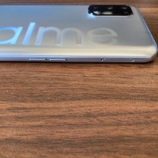 Realme 7 5G グローバル版 シルバー スマホ/家電/カメラのスマートフォン/携帯電話(スマートフォン本体)の商品写真