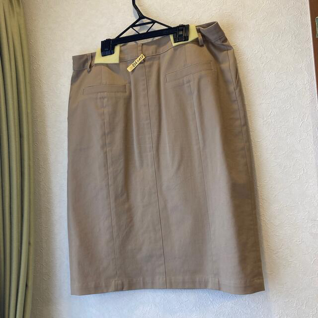 ベルメゾン(ベルメゾン)のStyleNote ベージュ　ボックススカート　2L クリーニング済大きなサイズ レディースのスカート(ひざ丈スカート)の商品写真